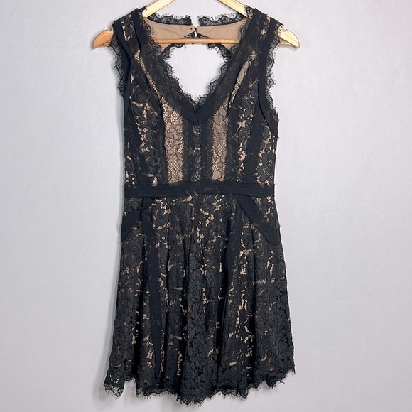 Heartloom Fit and Flare Black Lace Nude Lining Mini Dress size M - Picture 2 of 9